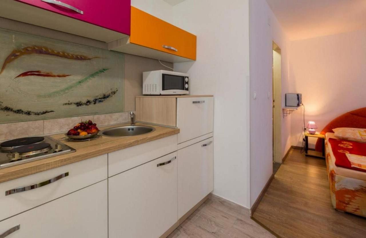 Navy Apartments Jadranovo Bagian luar foto