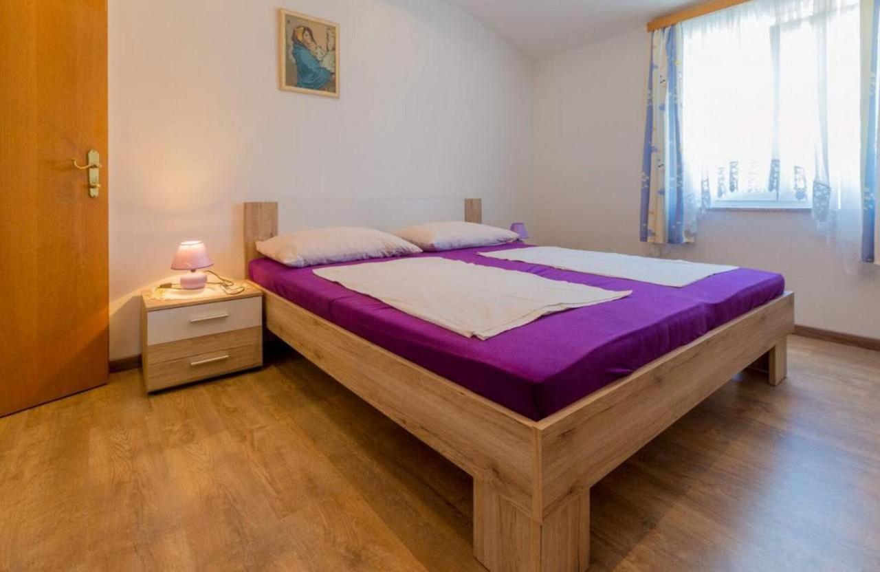 Navy Apartments Jadranovo Bagian luar foto