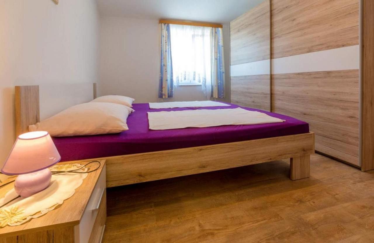 Navy Apartments Jadranovo Bagian luar foto