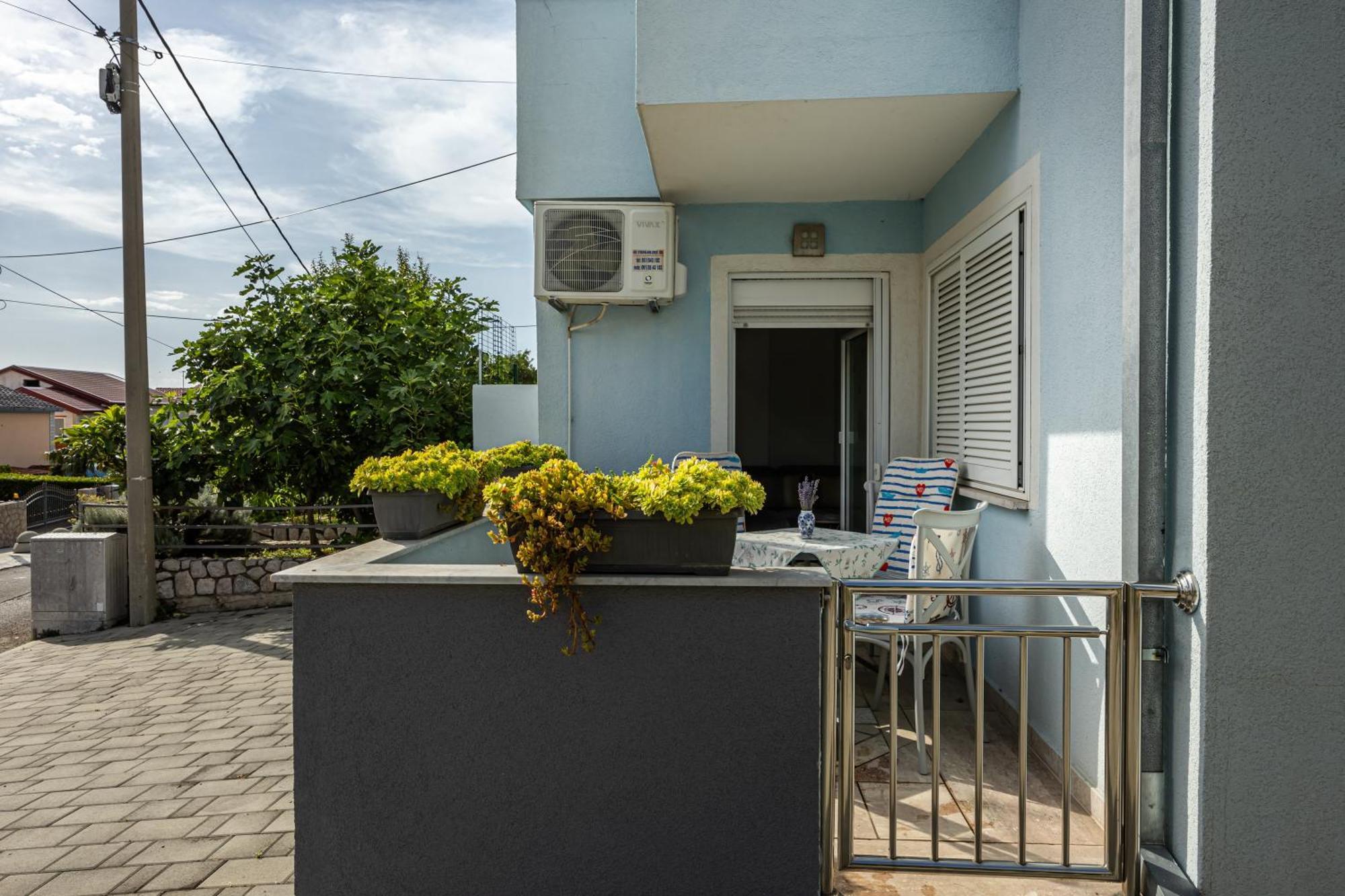 Navy Apartments Jadranovo Bagian luar foto