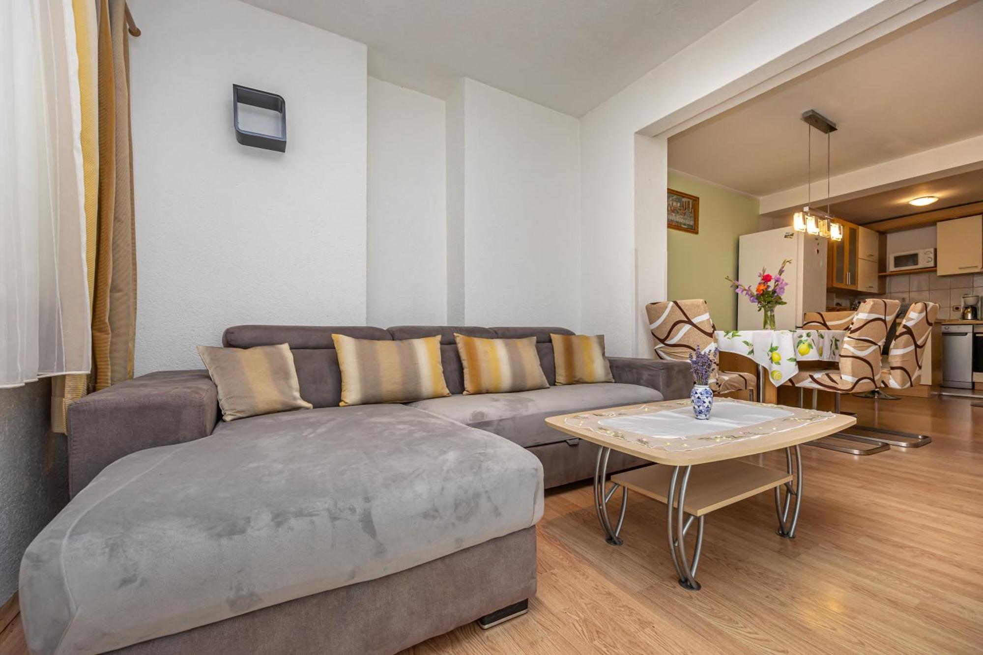 Navy Apartments Jadranovo Bagian luar foto